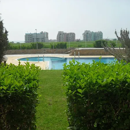 아파트호텔 Rutland Beach 라브다