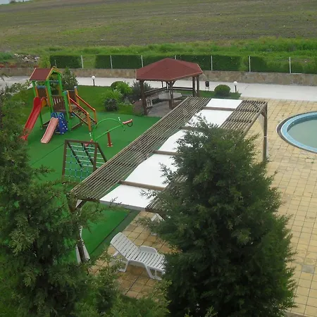 아파트호텔 Rutland Beach 3*