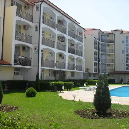 아파트호텔 Rutland Beach 3*