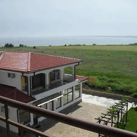 Rutland Beach 아파트호텔 3*